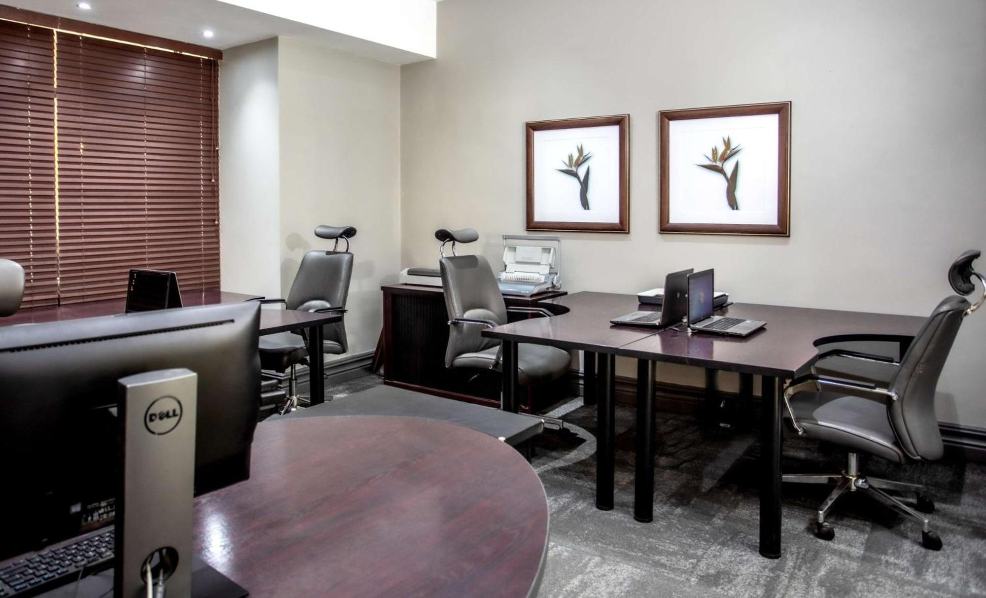 Southern Sun Ridgeway Lusaka Esterno foto