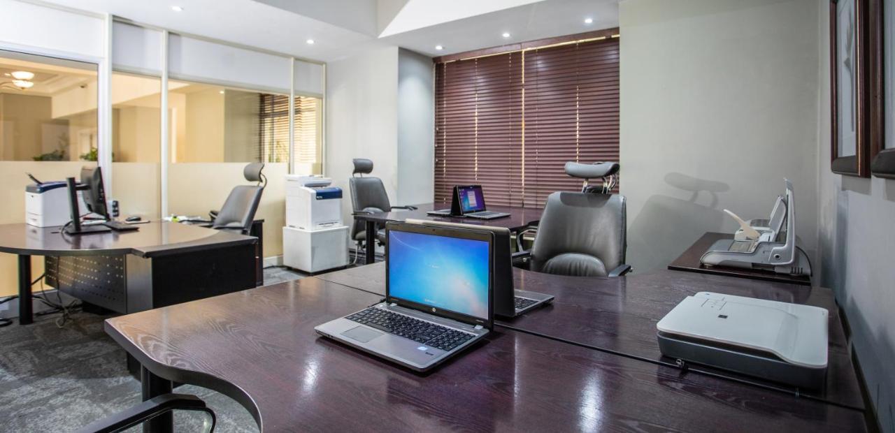 Southern Sun Ridgeway Lusaka Esterno foto